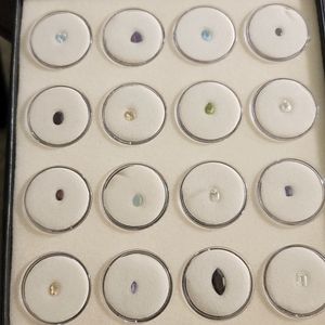 16 GEMSTONE LOT NATURAL EARTH MIND GEMS IN INDIVIDUAL JARS INSIDE CASE